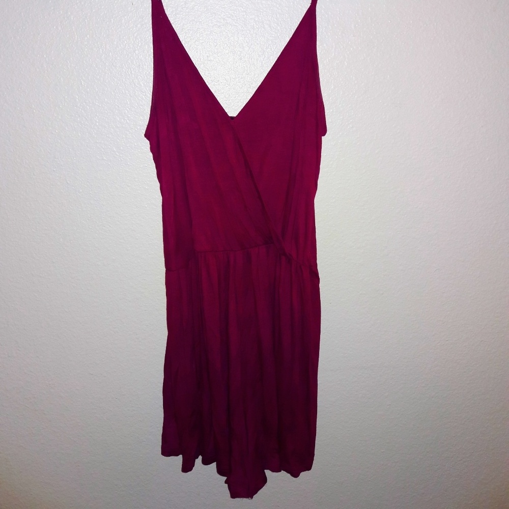 ❣NWOT Burgundy Romper❣